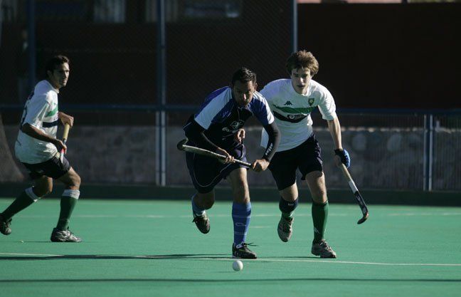 Walter Conna en su época como jugador de hockey sobre césped. Walter Conna en su época como jugador de hockey sobre césped.