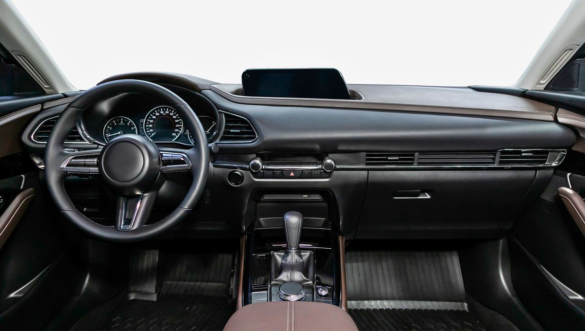 Es importante mantener el auto limpio por dentro y por fuera, así como revisar sus partes cada cierto tiempo. Es importante mantener el auto limpio por dentro y por fuera, así como revisar sus partes cada cierto tiempo. 