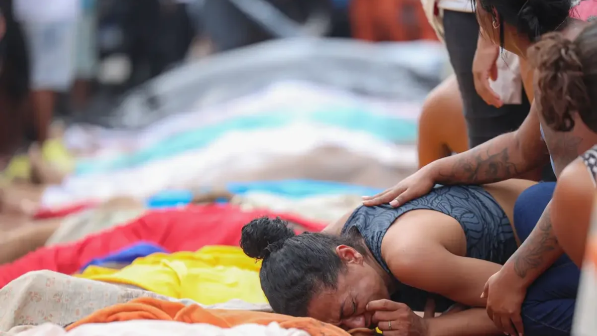 Ofrecieron una recompensa de 100.000 reales para encontrar al líder narco que escapó en medio del megaoperativo policial en dos favelas Río de Janeiro. Ofrecieron una recompensa de 100.000 reales para encontrar al líder narco que escapó en medio del megaoperativo policial en dos favelas Río de Janeiro.