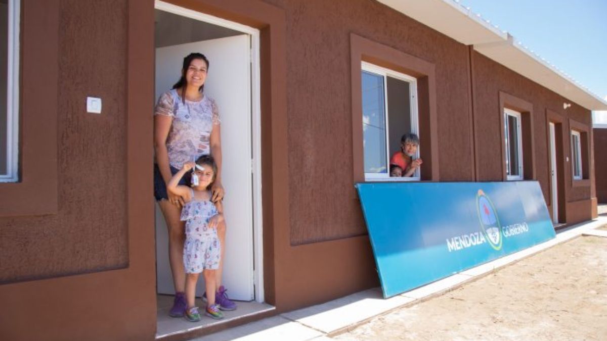 Planes de vivienda: una de las variantes incorporadas a este plan de vivienda Construyo Mi Casa es que se aumentó la superficie techada a elegir en el crédito que otorga el IPV.