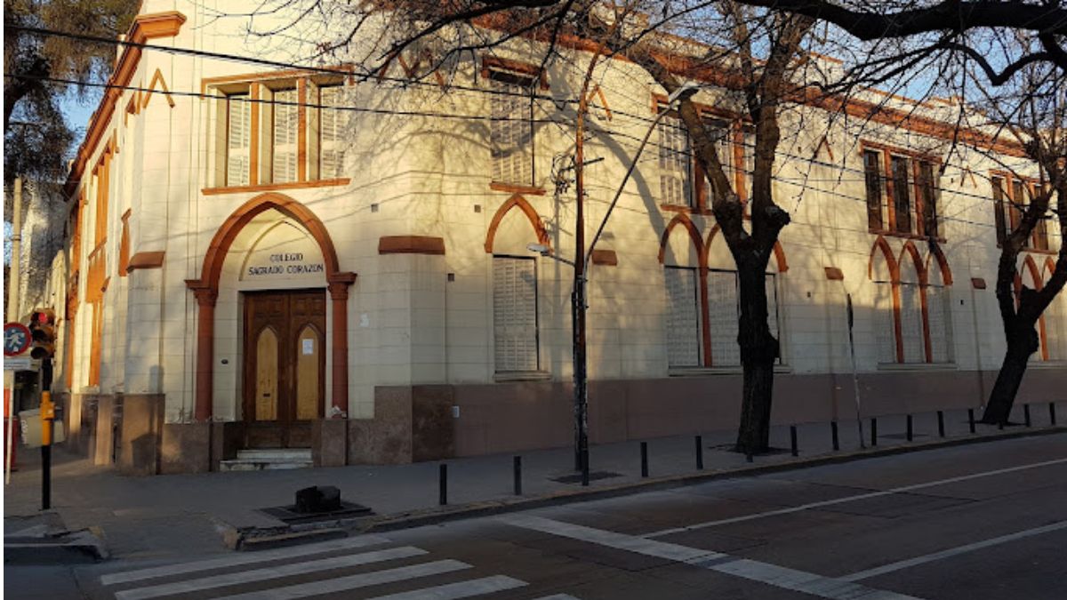 La muerte de una niña de la primaria enluta al Colegio Sagrado Corazón.