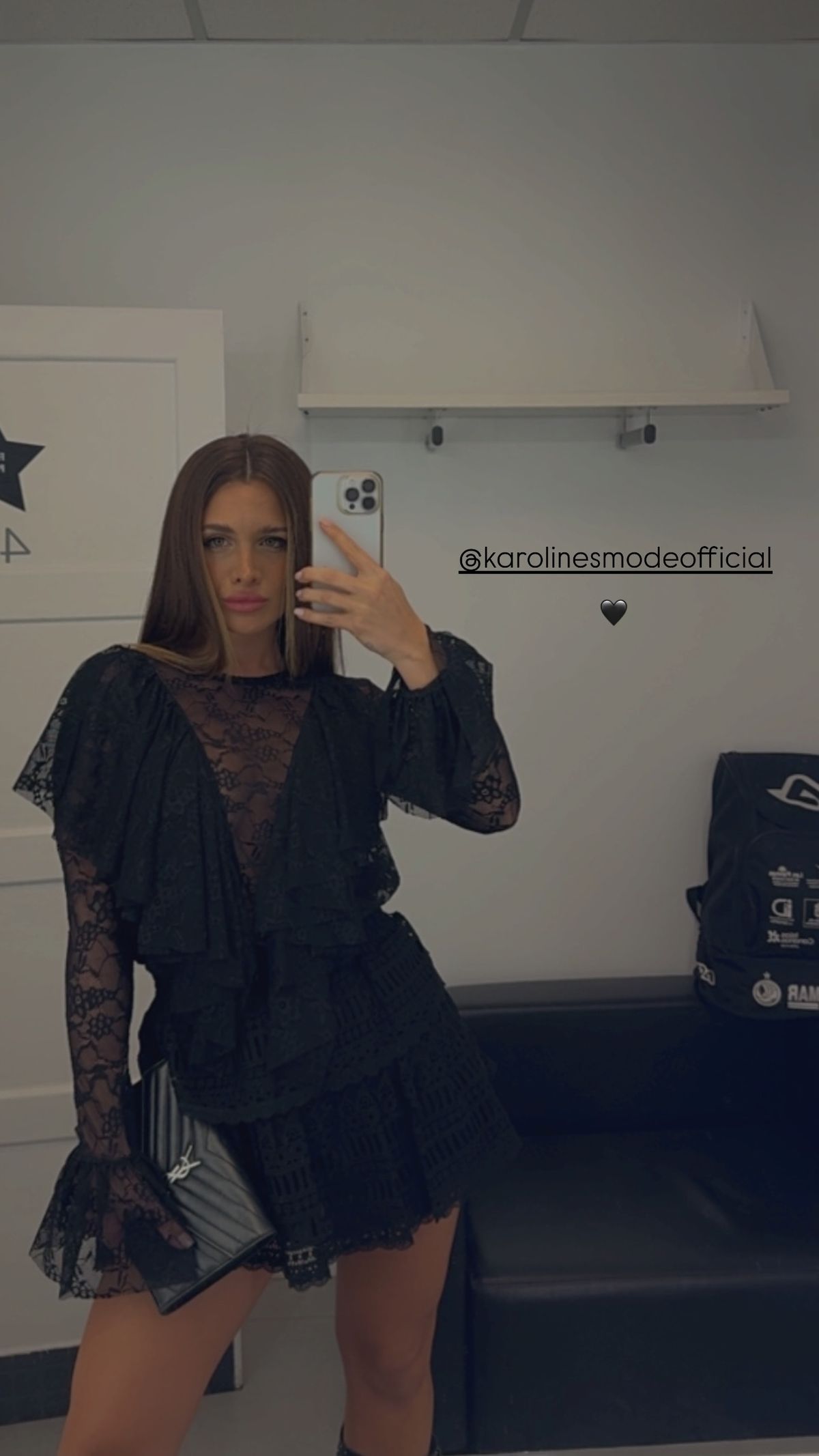 Camila Homs confirma que es la reina de las transparencias al ras y ultra coquette.