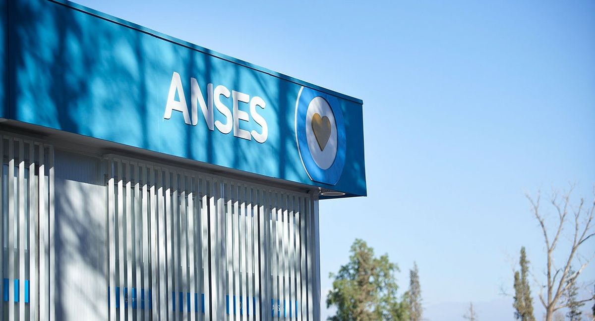 ANSES entregará varios pagos extras a AUH en enero 2023.