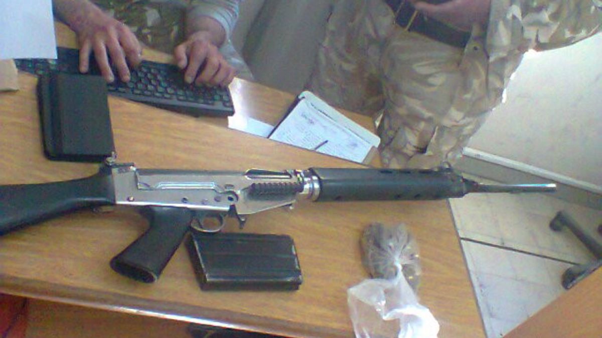 Caza mayor. En otro procedimiento se logró secuestrar un arma de guerra -versión civil del FAL (FSL)- usado en la cacería de guanacos.