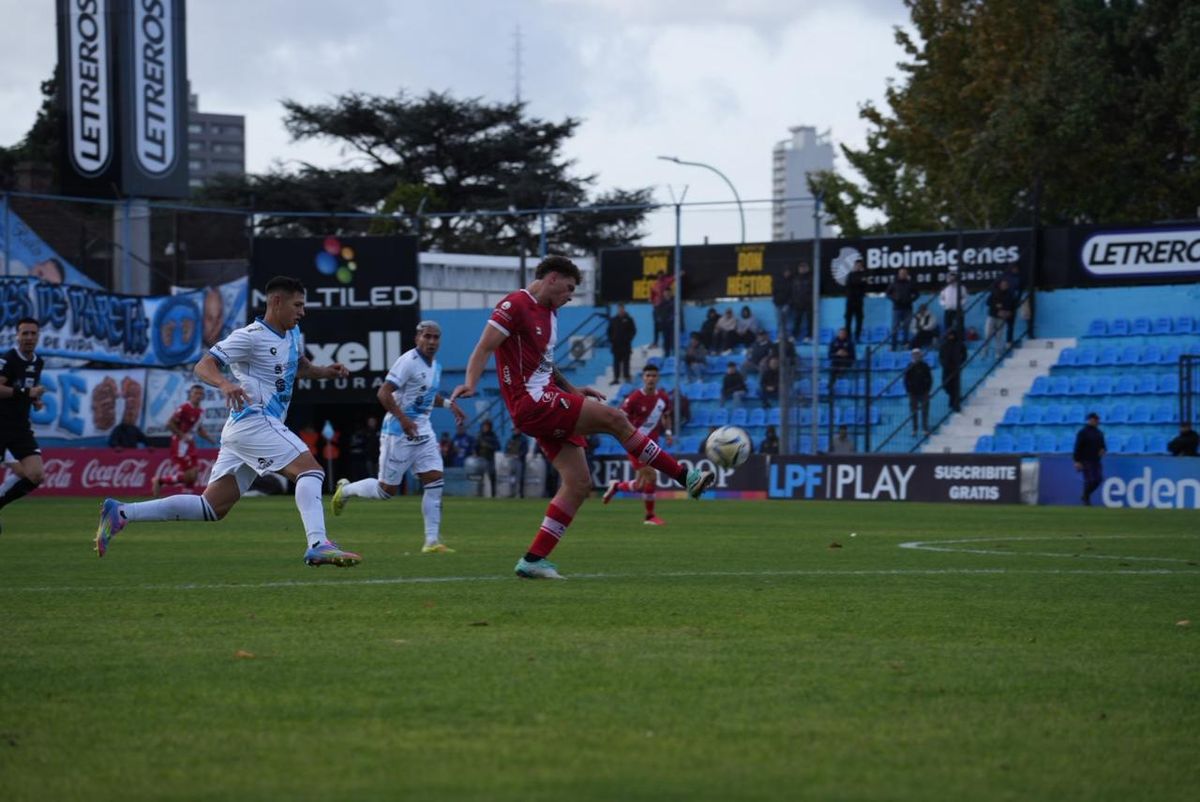 Juan Cruz Giacone ante Temperley. Foto: Gentileza Deportivo Maip&uacute;.