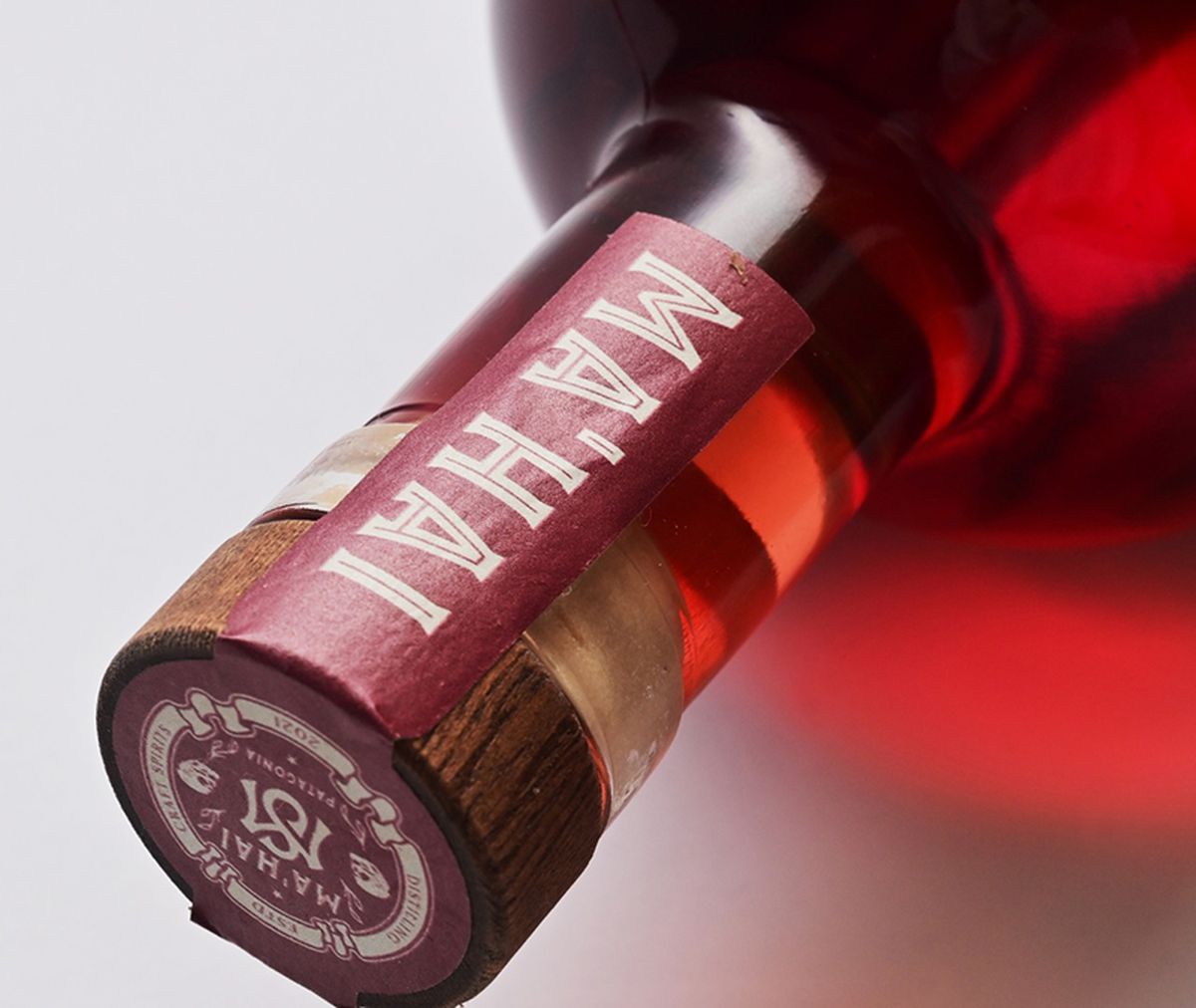 El gin Ma’Hai Maqui fue galardonado con la Medalla de Plata en la World Gin Awars 2023, los destacados premios que seleccionan a las mejores bebidas del mundo.