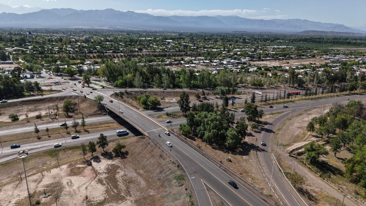 Vista panorámica del Acceso Sur. Vista panorámica del Acceso Sur.