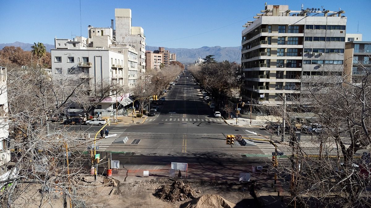 La remodelación de calle Sarmiento hacia el Sur y la nueva Emilio Civit hacia el Norte. La Ciudad de Mendoza se moderniza. La remodelación de calle Sarmiento hacia el Sur y la nueva Emilio Civit hacia el Norte. La Ciudad de Mendoza se moderniza.