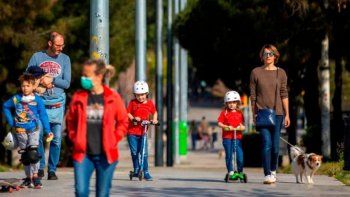 Coronavirus: millones de niños salen a la calle en España en una prueba de fuego
