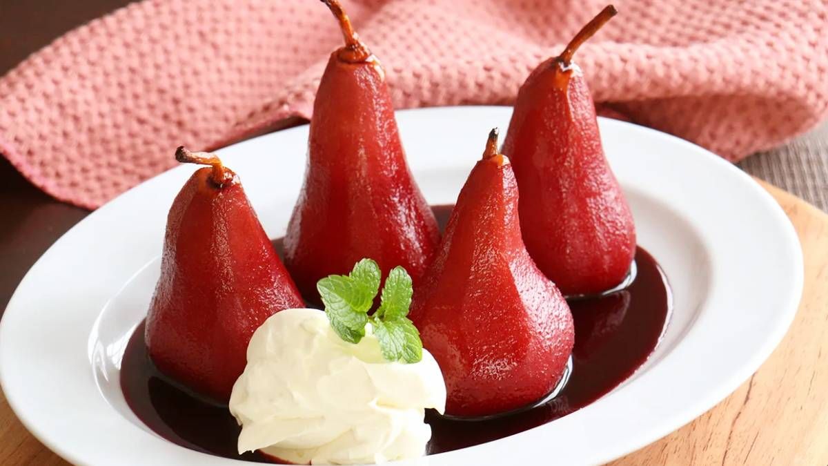 Recetas: peras al malbec con 4 ingredientes.