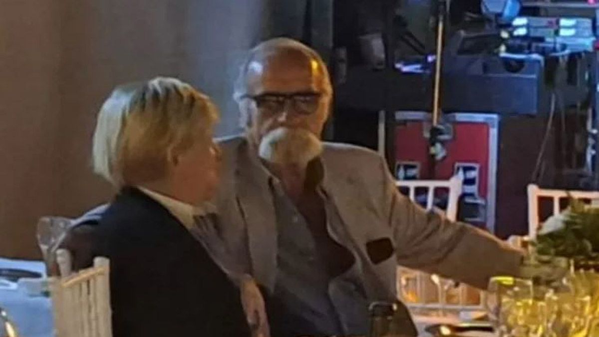 La foto de De Marchi en la fiesta de Olivera, publicada por un diario de San Juan. La foto de De Marchi en la fiesta de Olivera, publicada por un diario de San Juan.