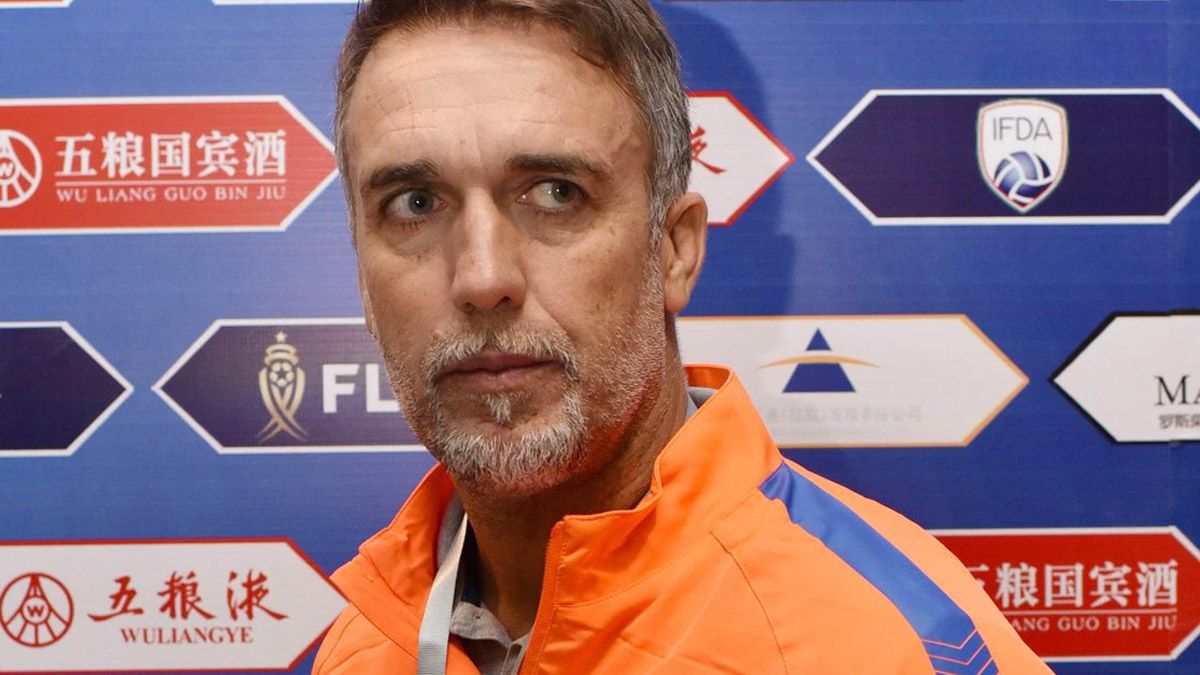 Batistuta fue escrachado y se armó un polémico revuelo
