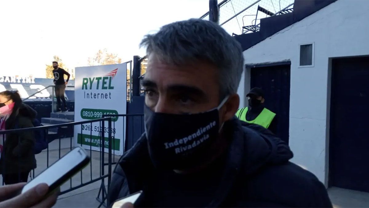 Gabriel Gómez, frustrado porque la Lepra no puede ganar