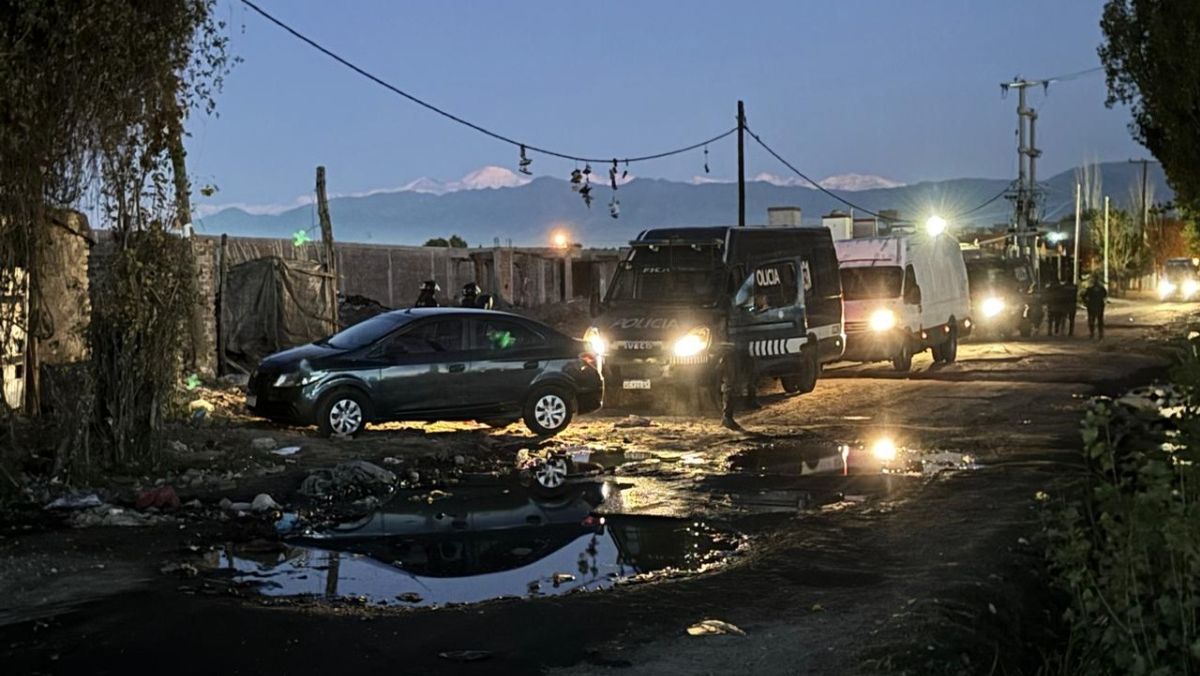 Megaoperativo en el asentamiento Castro. Megaoperativo en el asentamiento Castro. 