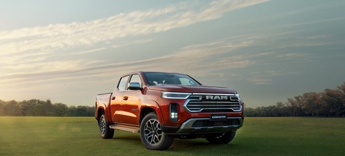 la nueva RAM Dakota representa el regreso triunfal de un ícono en el segmento mediano de pick-ups en Argentina. la nueva RAM Dakota representa el regreso triunfal de un ícono en el segmento mediano de pick-ups en Argentina.