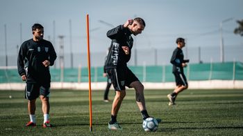 Con el posible debut del Monito Vargas, Gimnasia y Esgrima se prepara para jugar con Talleres de Córdoba