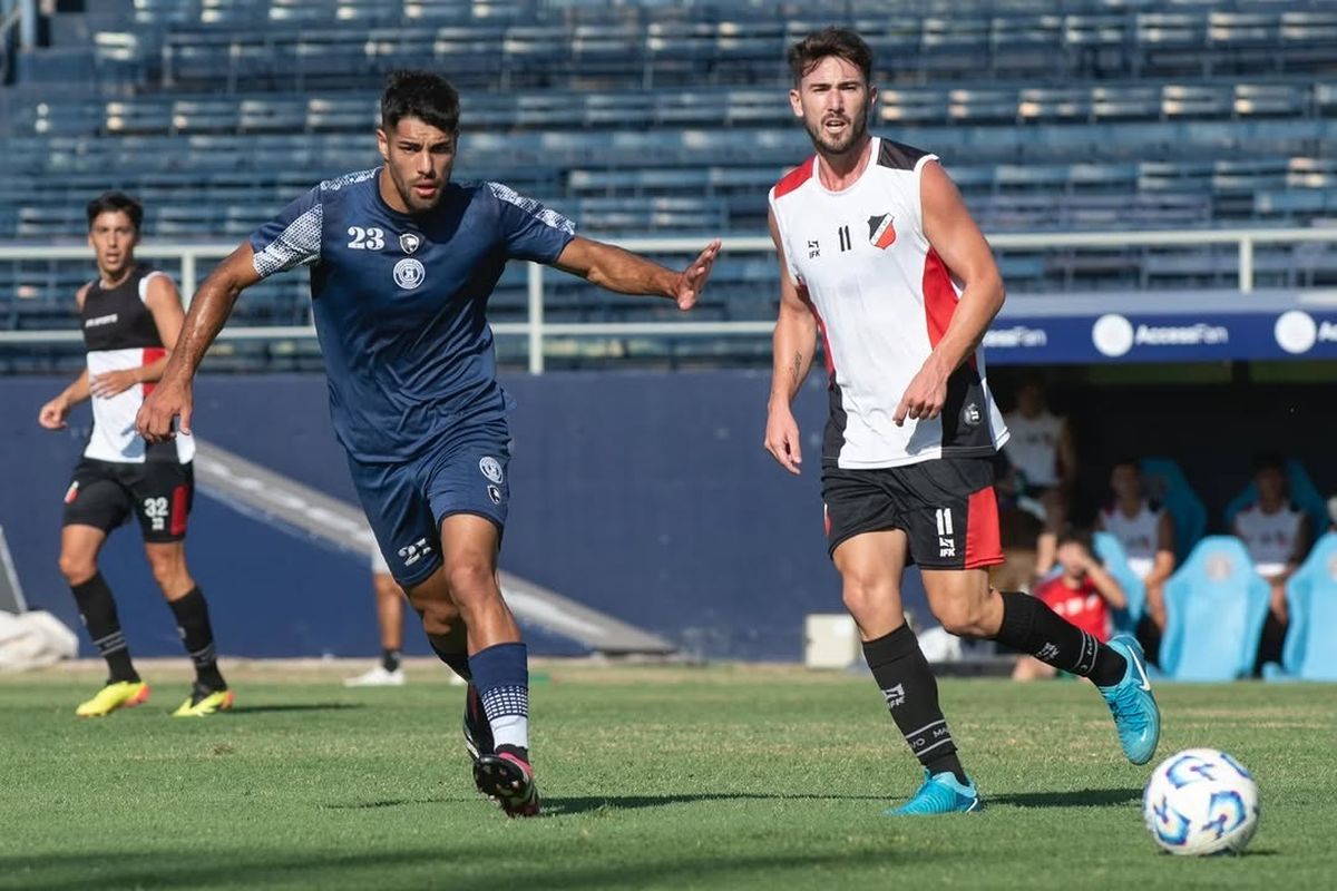 Los futbolistas de Independiente Rivadavia y Deportivo Maipú se preparan para una nueva temporada en Primera División y Primera Nacional. Foto: Gentileza Prensa Independiente Rivadavia. Los futbolistas de Independiente Rivadavia y Deportivo Maipú se preparan para una nueva temporada en Primera División y Primera Nacional. Foto: Gentileza Prensa Independiente Rivadavia.