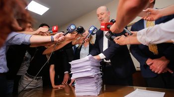 Tras los cambios en el Registro del Automotor, Sturzenegger adelantó que la transferencia será digital Tras los cambios en el Registro del Automotor, Sturzenegger adelantó que la transferencia será digital