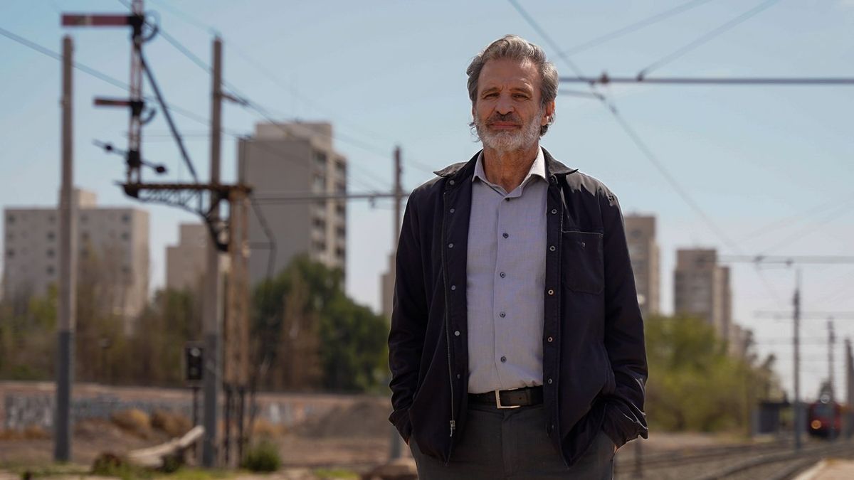 Durante los dos años y medio que duró el juicio a Bento, el fiscal Dante Vega pasó momentos hostiles que lo llevaron a refugiarse en la literatura de ficción y lo impulsaron a escribir su primera novela. Durante los dos años y medio que duró el juicio a Bento, el fiscal Dante Vega pasó momentos hostiles que lo llevaron a refugiarse en la literatura de ficción y lo impulsaron a escribir su primera novela.