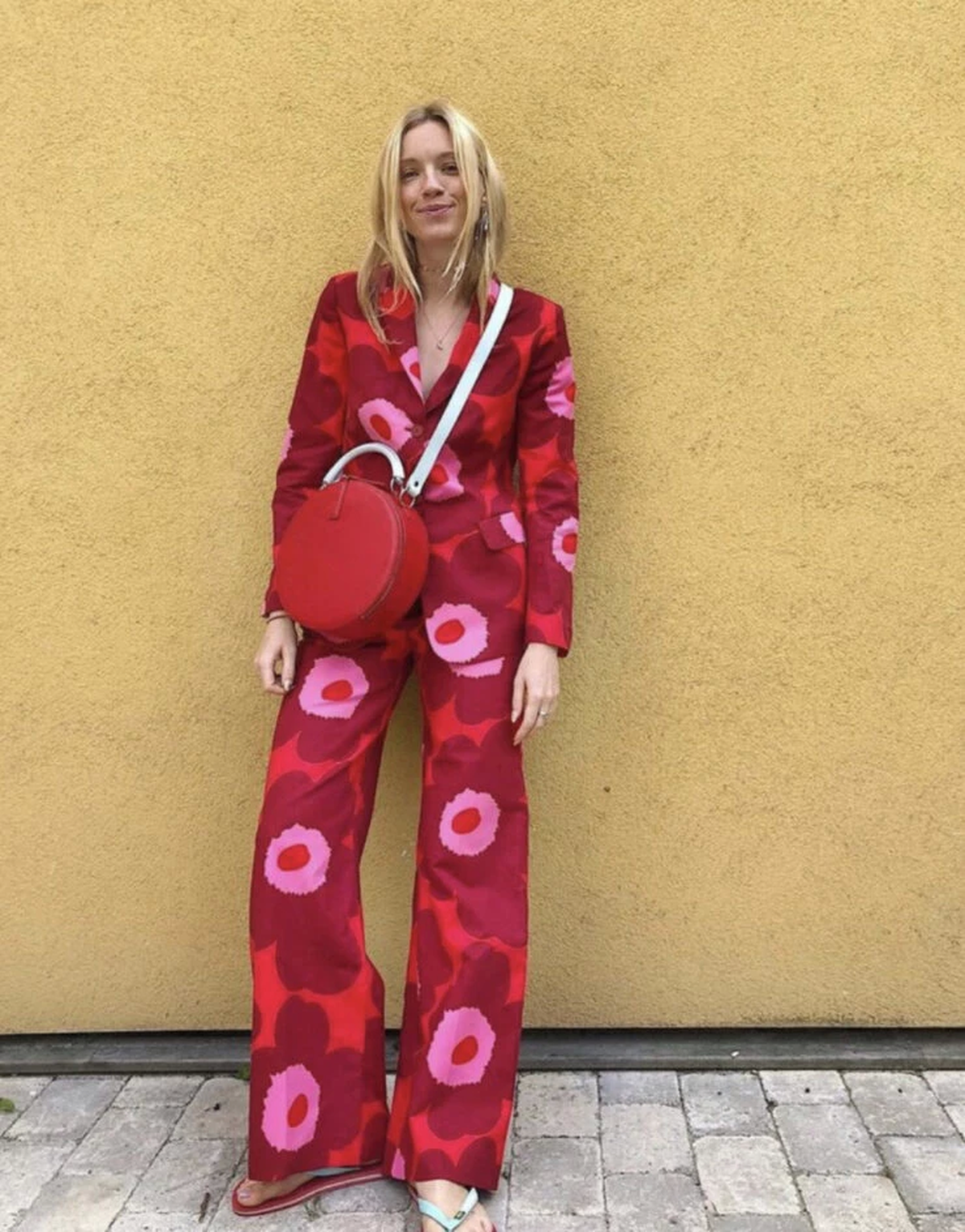 Sastrero floreado largo. Sastrero floreado largo.