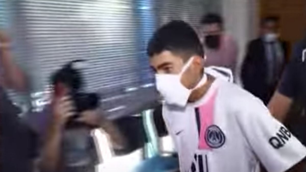 Héctor Pitay Maravilla pasa esposado rumbo al penal provincial