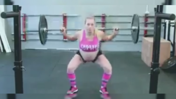 Video: con 8 meses levanta pesas de 100 kilos