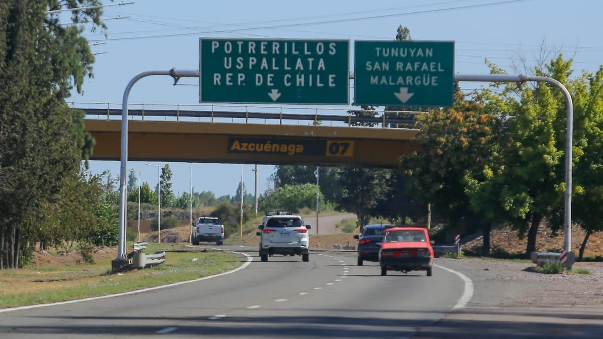 El Acceso Sur tendrá tercera vía hasta la calle Azcuénaga. El Acceso Sur tendrá tercera vía hasta la calle Azcuénaga.