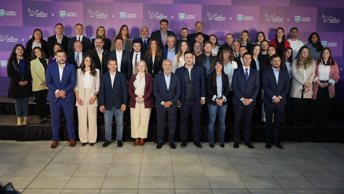 Alfredo Cornejo y Luis Petri al frente de la presentación de candidatos para las elecciones de octubre. Alfredo Cornejo y Luis Petri al frente de la presentación de candidatos para las elecciones de octubre.