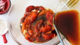Recetas: pimientos morrones en aceite. Foto: gentileza bonviveur.