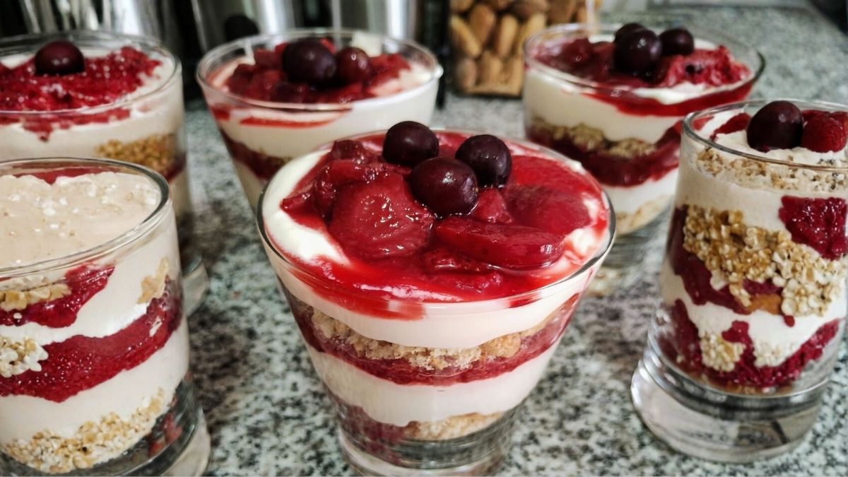 El tiramisú de frutos rojos se prepara sin horno y en pocos pasos. El tiramisú de frutos rojos se prepara sin horno y en pocos pasos.