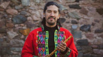 Sebastián Alcaraz, el músico que representa a Mendoza en el mundo quenista