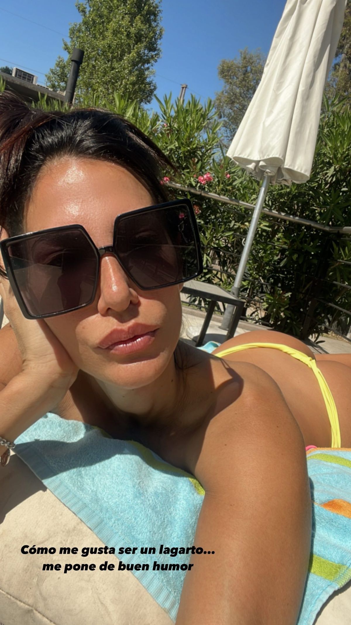 Silvina Escudero se acomodó la colaless para que no queden marquitas y la foto dinamitó Instagram.