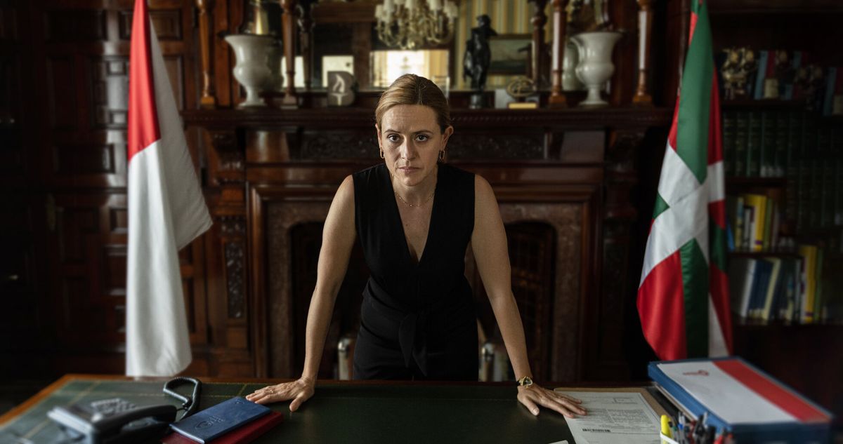 Intrigante serie española. Netflix tiene la serie española de 8 capítulos con Itziar Ituño la actriz de La Casa de Papel, Intimidad. Intrigante serie española. Netflix tiene la serie española de 8 capítulos con Itziar Ituño la actriz de La Casa de Papel, Intimidad.