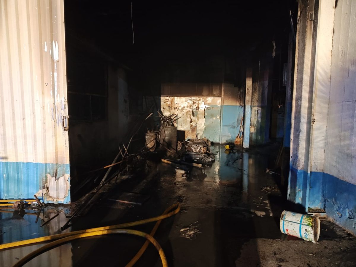 Así quedaron los galpones de Servicios Públicos de la Municipalidad de Maipú. Así quedaron los galpones de Servicios Públicos de la Municipalidad de Maipú.