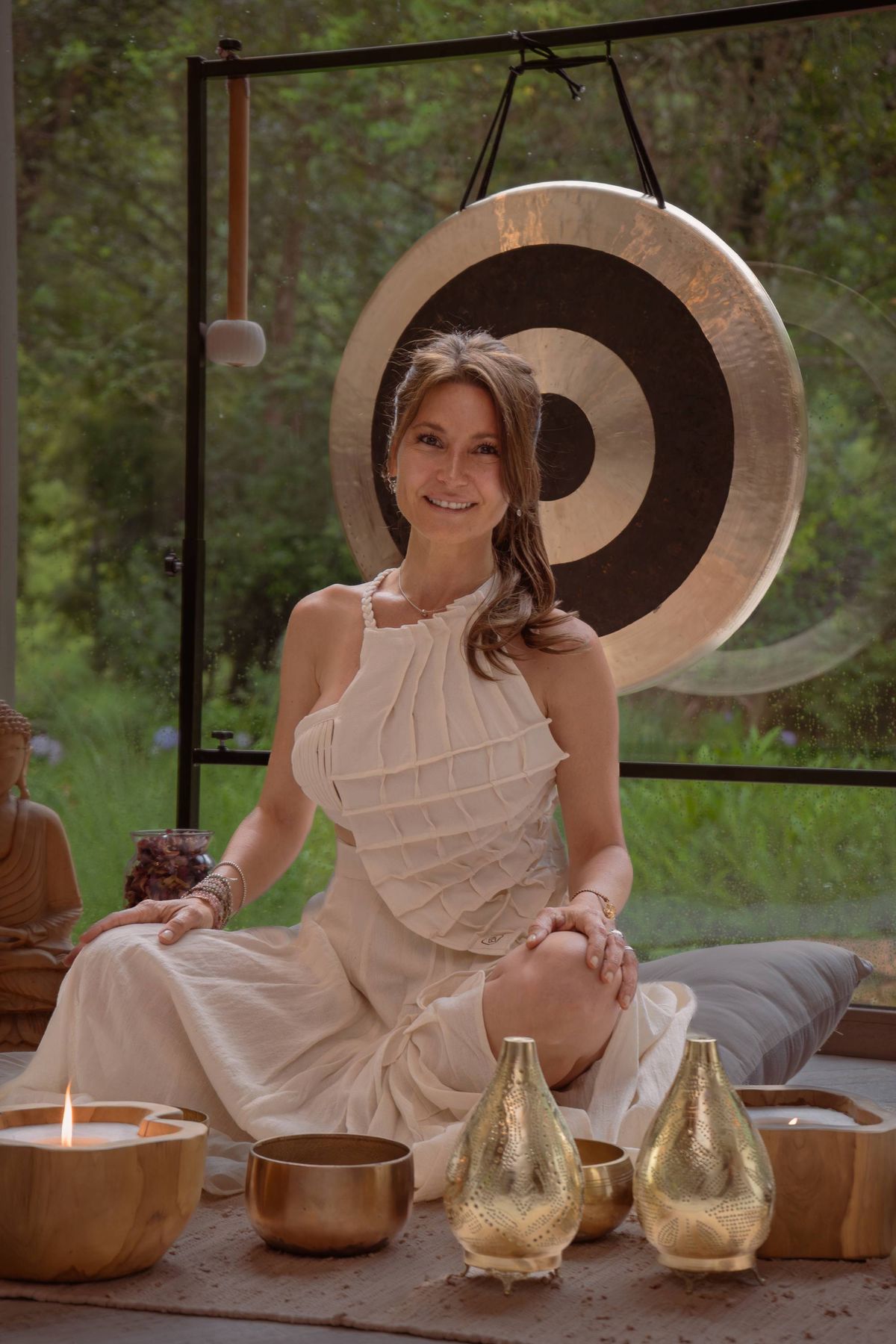 El propósito de la artista es crear puente entre la mente y el cuerpo, entre la energía masculina y la femenina. El propósito de la artista es crear puente entre la mente y el cuerpo, entre la energía masculina y la femenina.