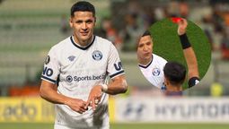 Álex Arce vio la tarjeta roja frente al Canalla.