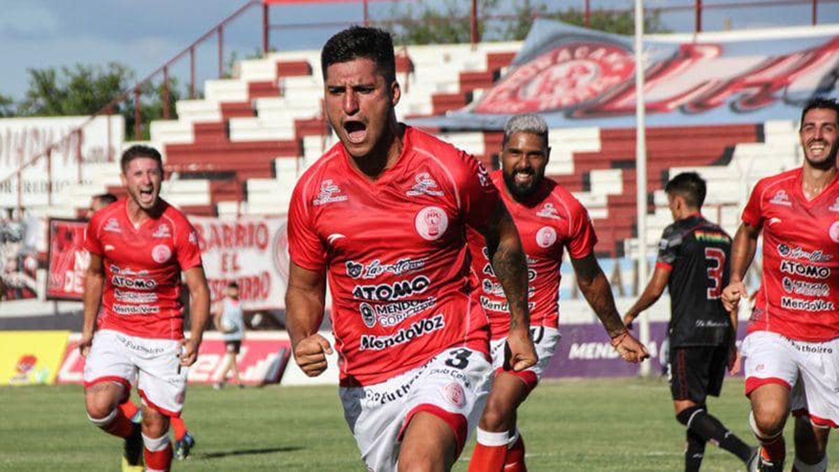 El defensor Nicolás Inostroza Fotos: gentileza Prensa Huracán Las Heras.