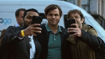 Netflix estrenó la película sobre el escándalo que sacudió al mundo del ajedrez y ya genera polémica