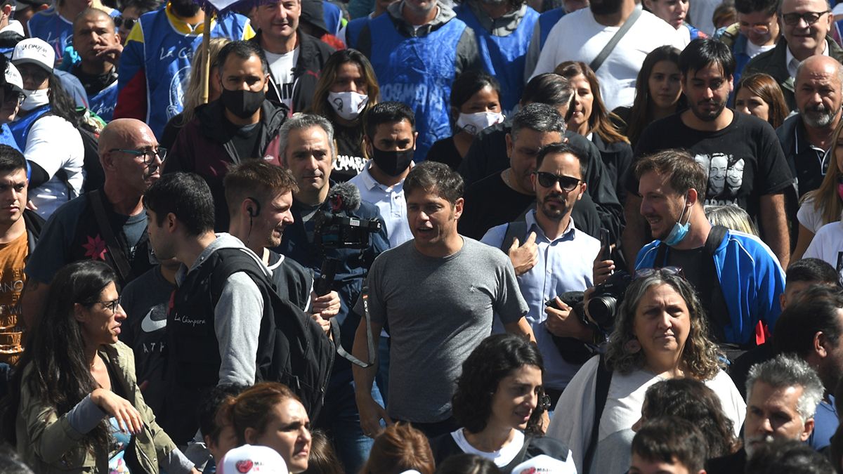 Día de la Memoria Verdad y Justicia: el gobernador Axel Kicillof entre los referentes que marcharon junto a Máximo Kirchner.
