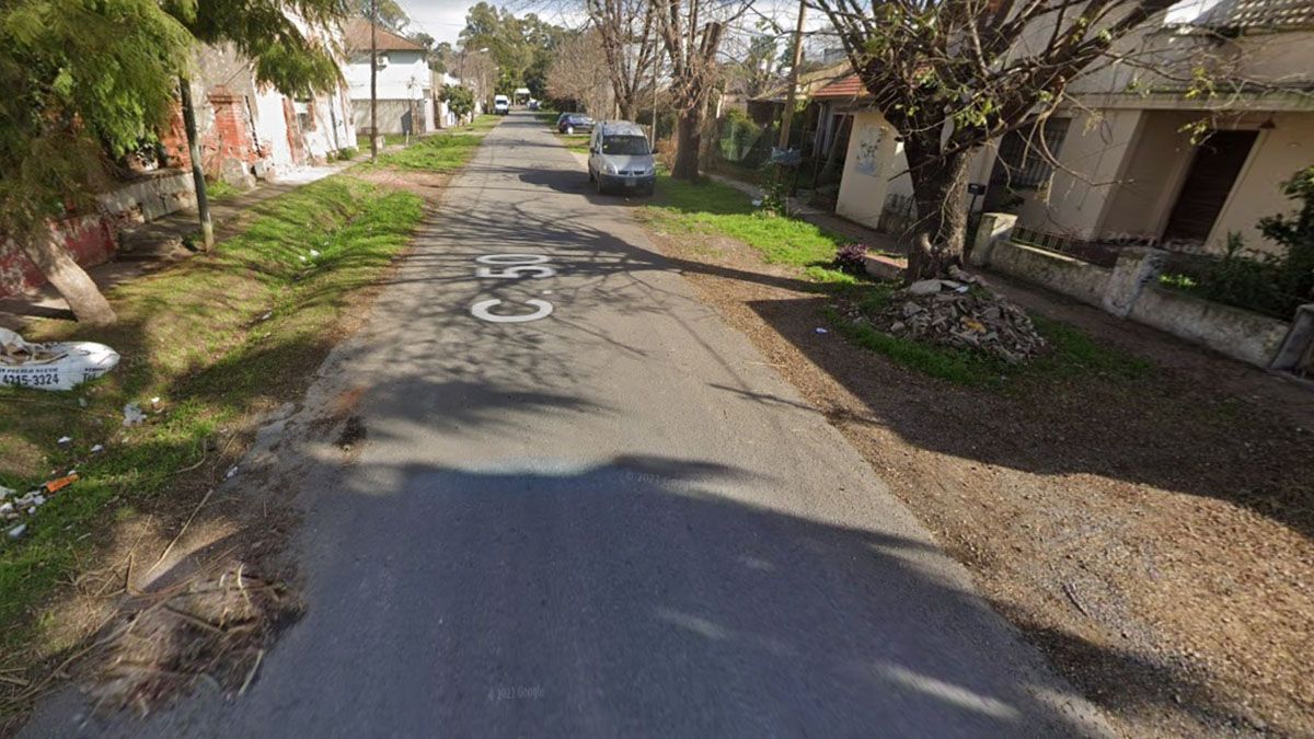 La pareja llegó a la casa ubicada en la calle 50 , en La Plata, y al negarle el ingreso para la cena navideña, lo mataron de un balazo