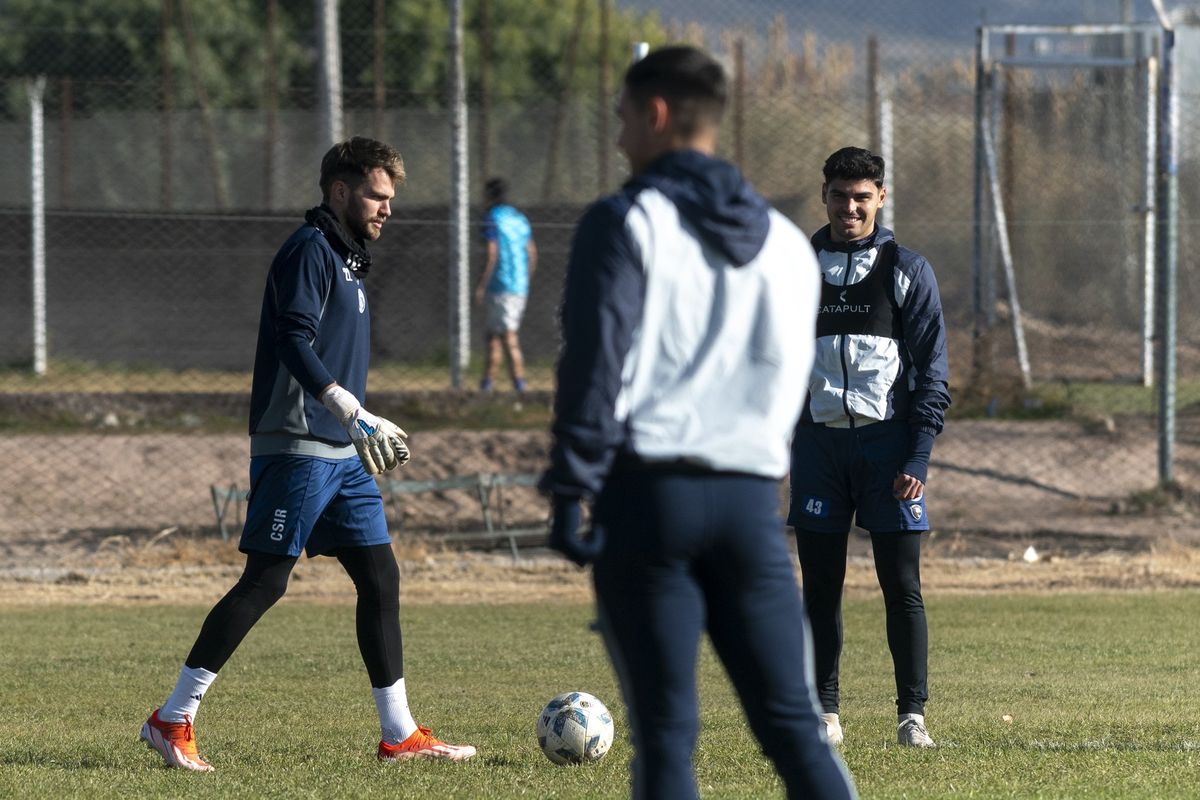 Ezequiel Centurión será el arquero de Independiente Rivadavia frente a Newell's por la Liga Profesional. Ezequiel Centurión será el arquero de Independiente Rivadavia frente a Newell's por la Liga Profesional.