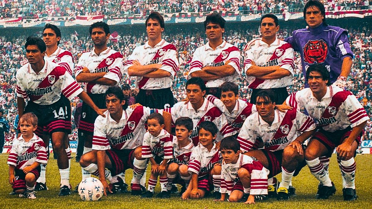Sorín y Berti en el equipo campeón del 97.