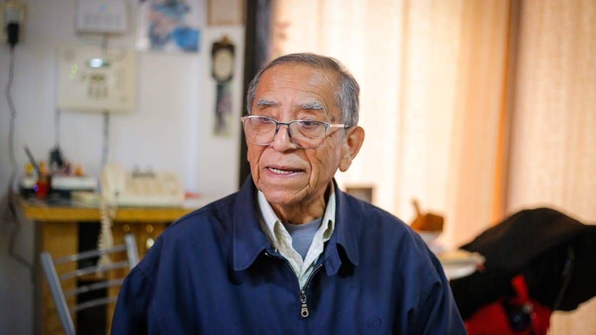 Carlos es salteño y llegó en los '70 a Mendoza, donde conoció a su esposa y nacieron sus hijos. Carlos es salteño y llegó en los '70 a Mendoza, donde conoció a su esposa y nacieron sus hijos.