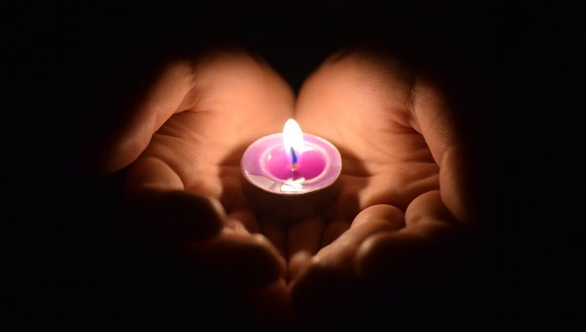 Encender una vela rosa en casa: por qué recomiendan hacerlo y para qué sirve