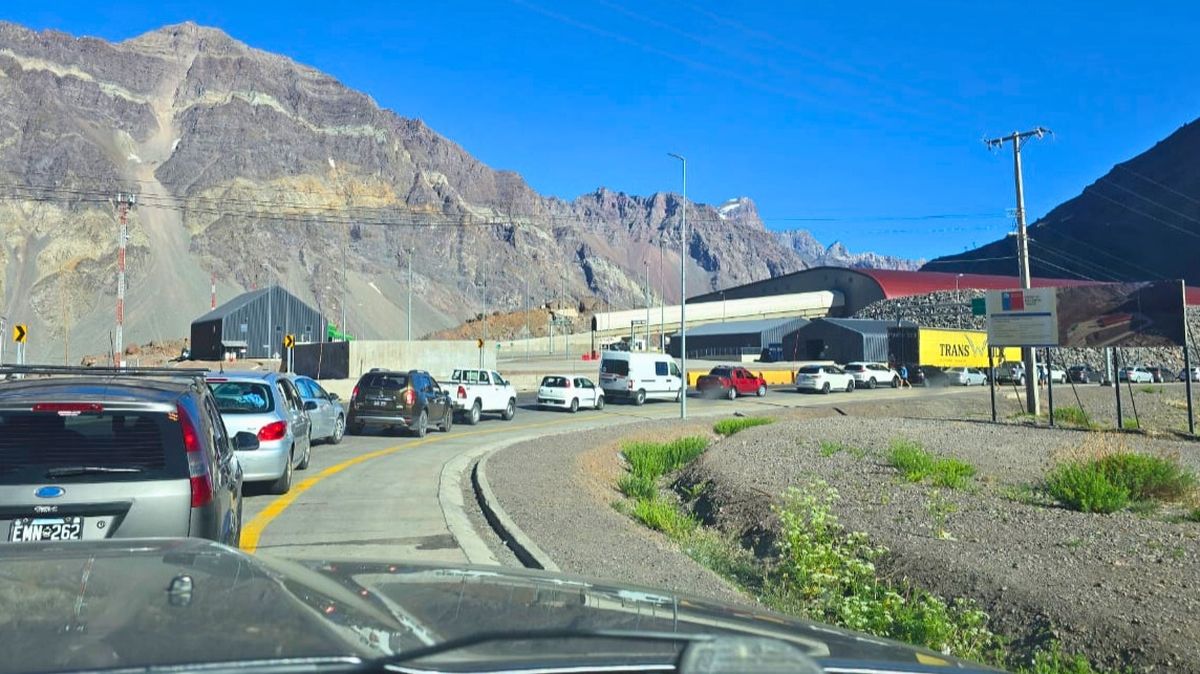 Atención para las personas que tengan previsto cruzar a Chile. Atención para las personas que tengan previsto cruzar a Chile.