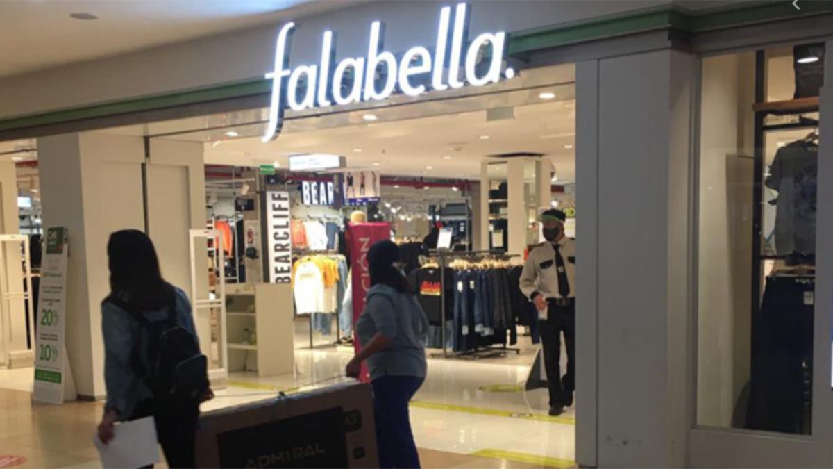 Falabella cierra en el Mendoza Plaza Shopping.