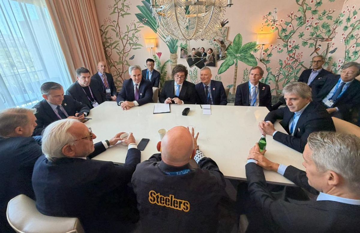 Javier Milei reunido con empresarios en Estados Unidos.