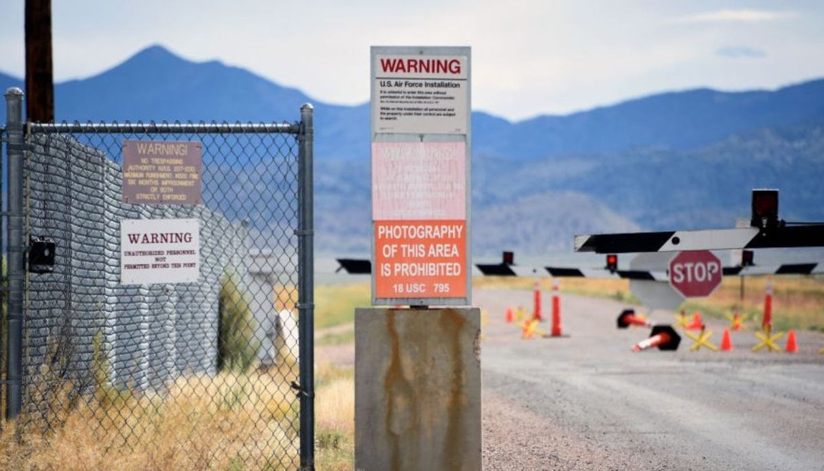 Organizó una invasión al Area 51 por Facebook y se convirtió en un fenómeno viral