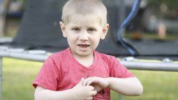El pequeño Enzo frenó su lucha contra el cáncer por un retraso de la obra social