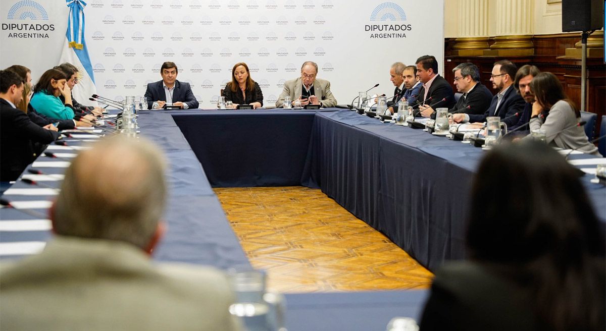 Los titulares de todos los bloques, las autoridades de Cámara y las de la Comisión de Presupuesto se reunieron para planificar cómo se debatirá la Ley de Presupuesto General de la Administración Nacional para el Ejercicio Fiscal 2023.